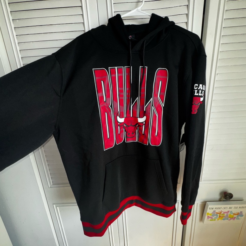 NBA Chicago Bulls Logo Team Mens Black/Red Rise Up Hoodie Size Large Authentic